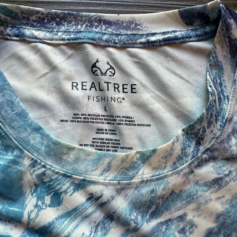 Realtree Fishing Shirt - Picture 2 of 3